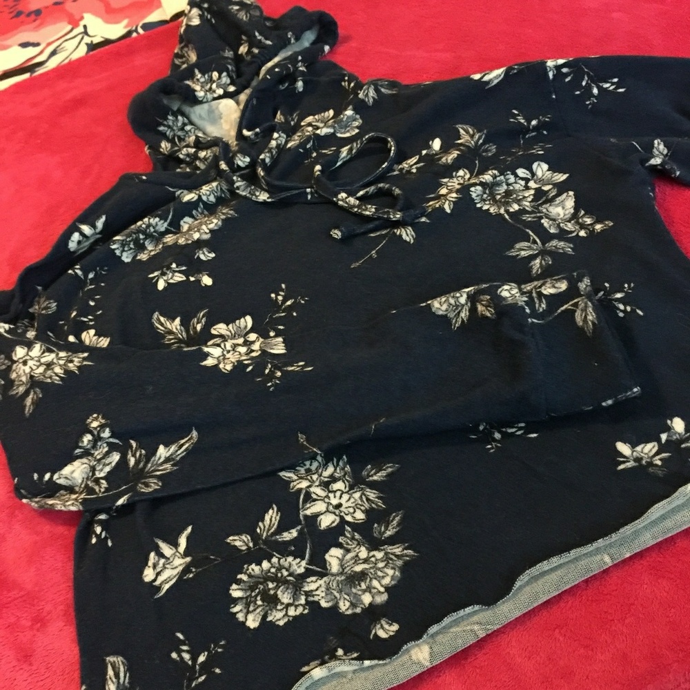 Cropped hoodie
